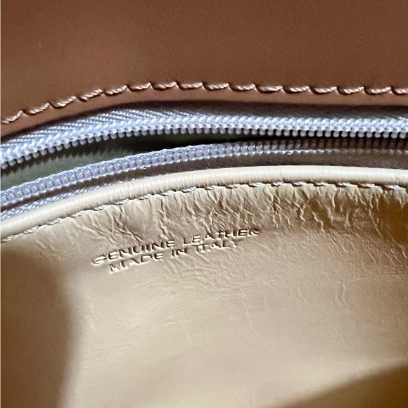 Dooney & Bourke Tan Leather Shoulder Bag, Italian Leather. - Picture 4 of 7